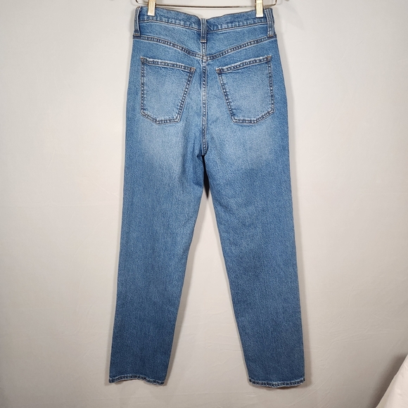 High Rise 90's Blue Jeans with Natural Fading Size 6 - Picture 8 of 10
